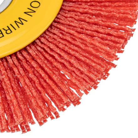 Щетка для УШМ, Denzel 125 мм, плоская, нейлоновая щетина, посадка 22,2 мм, 74461 купить в Магнитогорске