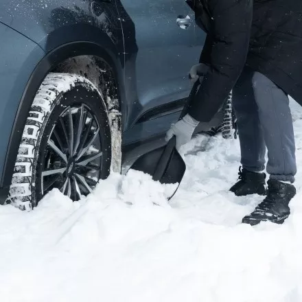 Лопата автомобильная Denzel, 230х290х690мм, сверхпрочный полиамид, 61670 купить в Магнитогорске