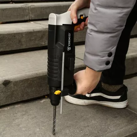 Перфоратор DKH650W DEKO, 063-4110, в кейсе купить в Магнитогорске