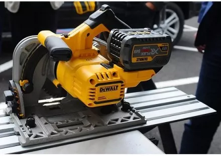 Пила погружная DCS 520NT FLEXVOLT DeWalt аккумуляторная купить в Магнитогорске