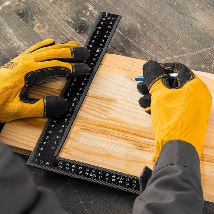 Угольник, 200 х 300 мм, алюминиевый, лазерная гравировка Denzel 32392 купить в Магнитогорске