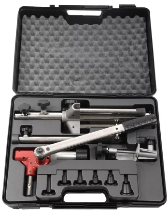 Пресс-инструмент ЗУБР &quot;ШиреФит&quot; ручной для развальцовки труб, в пластиковом кейсе, 14-32мм 51625 купить в Магнитогорске