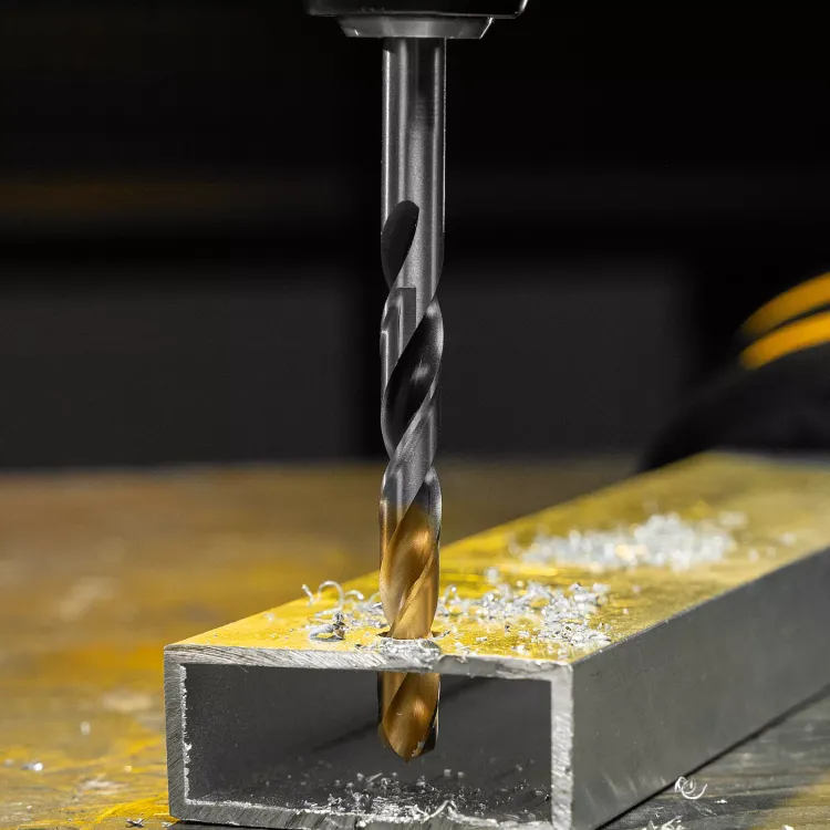 Сверло спиральное по металлу Denzel 9 x 125мм, Р6М5, Golden Tip, многогранная заточка, 718284 купить в Магнитогорске