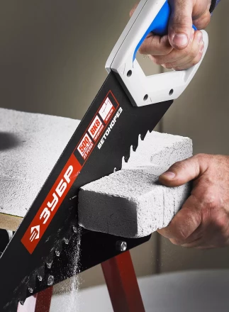 Ножовка по пенобетону (пила) ЗУБР БЕТОНОРЕЗ 700 мм, шаг 20 мм, 32 твердосплавных резца, твердосплавные напайки на каждом зубе, тефлоновое покрытие 15157-70 купить в Магнитогорске