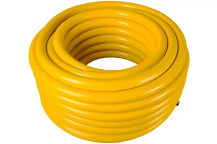 Шланг Вихрь поливочный ПВХ усиленный, пищевой трехслойный армированный 1/2&quot;, 50м (жёлтый) 73/7/2/33 купить в Магнитогорске