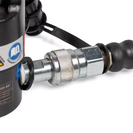 Пресс гидравлический помповый КВТ ПГ-300 для опрессовки наконечников до 300 мм (85528) купить в Магнитогорске