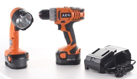 Аккумуляторная дрель AEG BS 12 G2 NC-142 CF 443769 купить в Магнитогорске