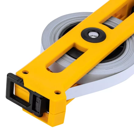 Рулетка геодезическая Denzel 20 м х 13 мм, открытый корпус, металлическая лента, 31490 купить в Магнитогорске