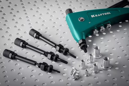 Резьбовая насадка для заклепочника KRAFTOOL 31180-M3 купить в Магнитогорске