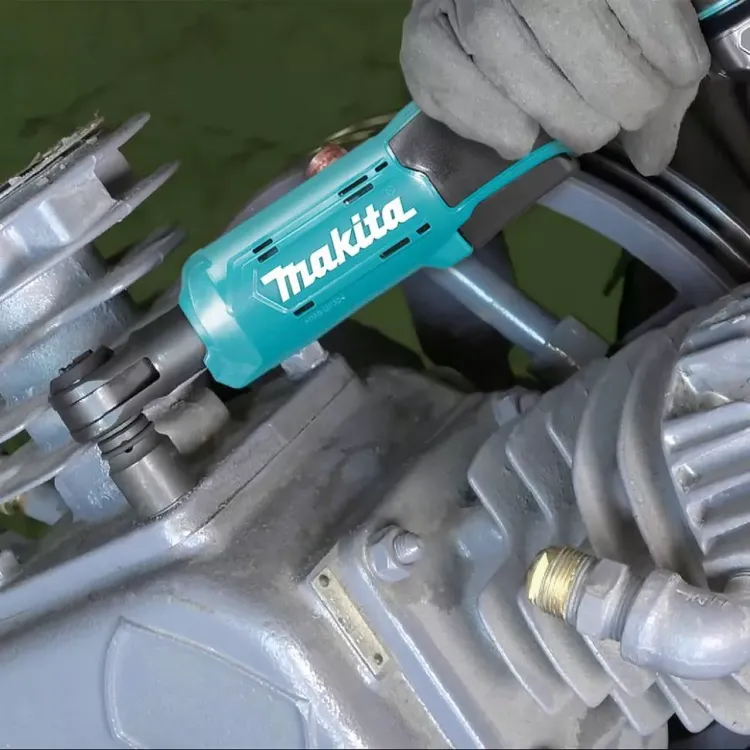 Аккумуляторный угловой гайковерт Makita WR100DZ (без АКБ и ЗУ) купить в Магнитогорске