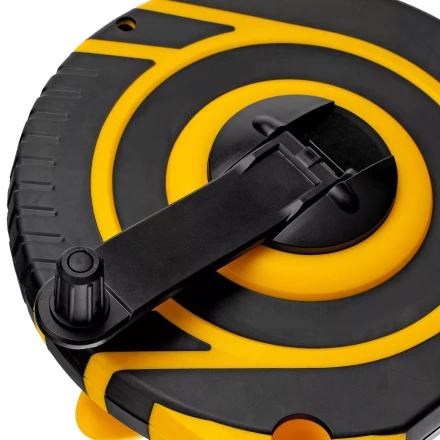 Рулетка геодезическая Denzel 30 м х 15 мм, закрытый корпус, фиберглассовая лента 31291 купить в Магнитогорске