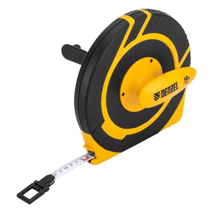 Рулетка геодезическая 50 м х 15 мм  Denzel 31292, закрытый корпус, фиберглассовая лента купить в Магнитогорске