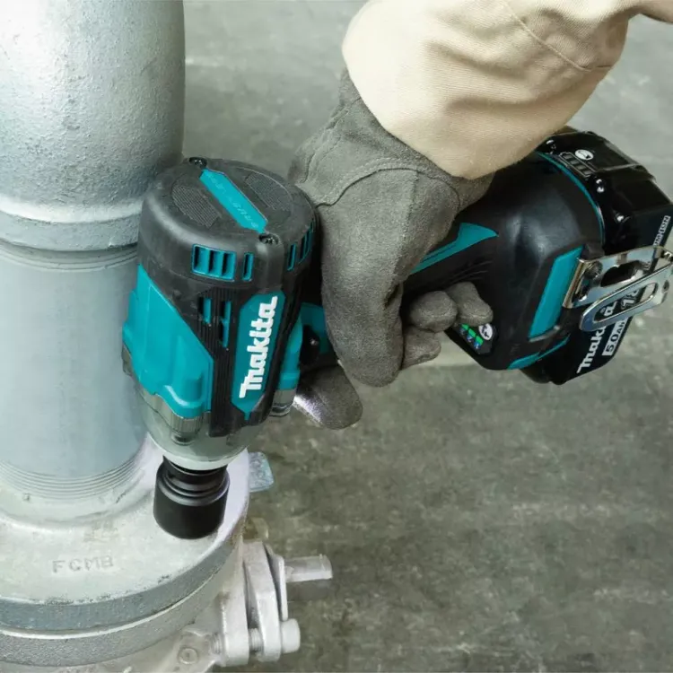 Аккумуляторный ударный гайковерт Makita DTW300Z (без АКБ и ЗУ) купить в Магнитогорске