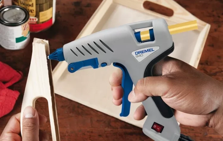 Пистолет клеевой 940 JС DREMEL купить в Магнитогорске