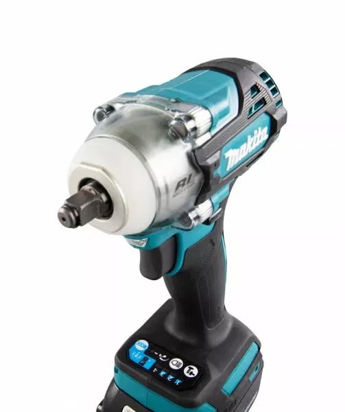Аккумуляторный ударный гайковерт Makita DTW302RTJ купить в Магнитогорске