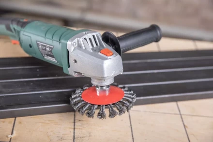 Кордщетка HAMMER тарелка 115мм для УШМ витая сталь (207-112) купить в Магнитогорске