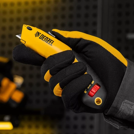 Нож Denzel, 19мм, сменное трапециевидное  лезвие, SK4, алюминиевый корпус, торцевой зажим купить в Магнитогорске