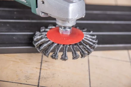 Кордщетка HAMMER тарелка 125мм для УШМ витая сталь (207-113) купить в Магнитогорске