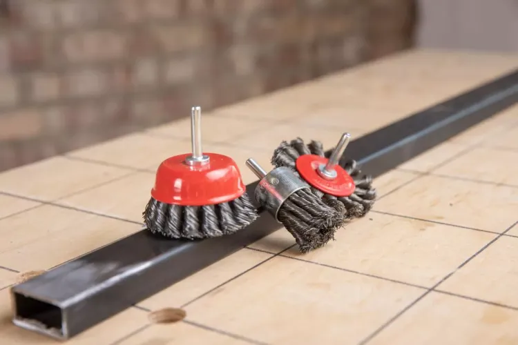 Кордщетка HAMMER кисть 28мм для дрели витая сталь (207-211) купить в Магнитогорске