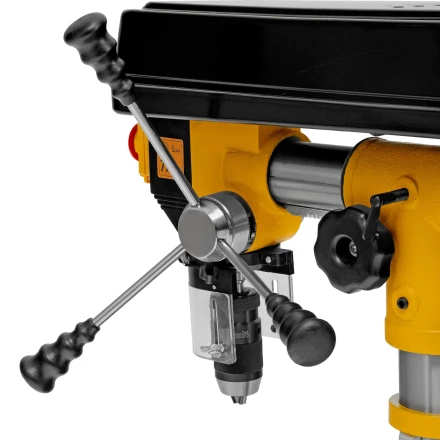 Станок сверлильный радиальный DDM-550R, 550 Вт, 16 мм, 12 ск., настольный// Denzel 95323 купить в Магнитогорске