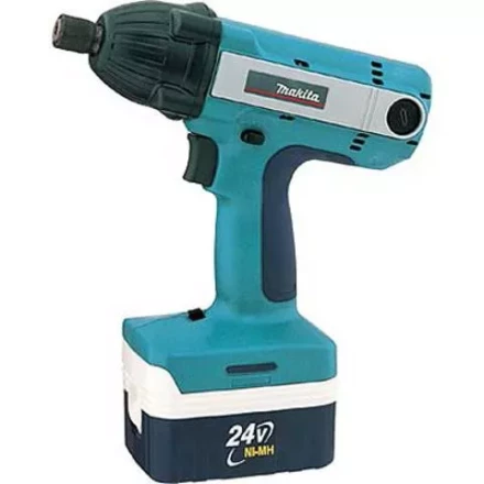Аккумуляторный ударный шуруповерт Makita BTD200S купить в Магнитогорске