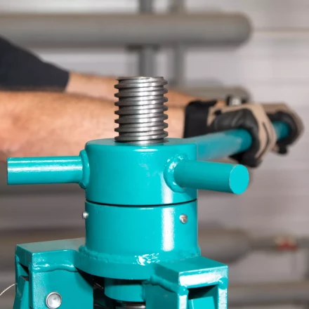 Домкрат кабельный винтовой КВТ ДКВ-6С (84849) купить в Магнитогорске