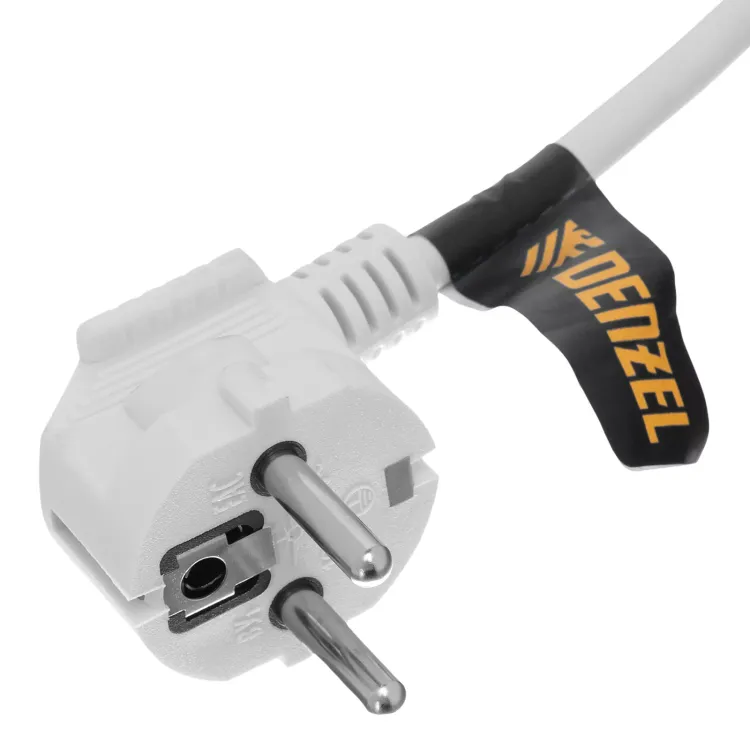 Шнур сетевой Denzel Energy Series, ПВС, 3 м, 3 x 1,5 мм, с неразборной вилкой, белый, 3 м, 37674 купить в Магнитогорске