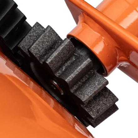 Бетоносмеситель Сибртех БСН-180П 95518, мощность 700 Вт, полиамидный венец купить в Магнитогорске