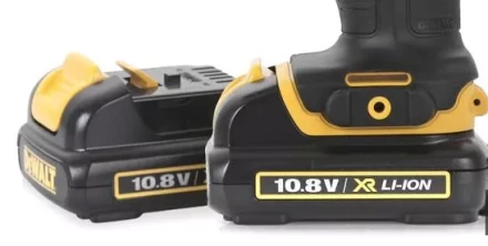Аккумуляторная дрель DeWalt DCD 710 C2 купить в Магнитогорске