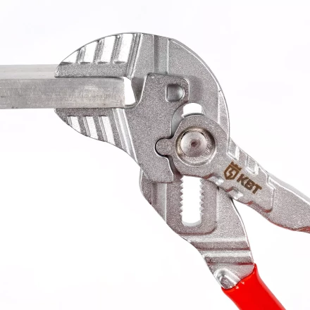 Клещи переставные — гаечный ключ КВТ 180 мм с кнопочной самофиксацией (82147) купить в Магнитогорске
