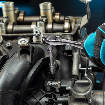 Ключ-трещотка 1/4&quot; Gross 14053, CrV, 90 зубьев, усиленный, хром купить в Магнитогорске