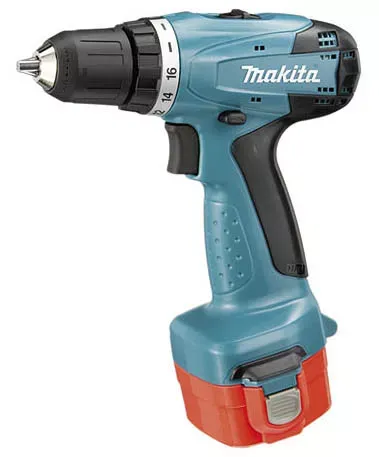 Аккумуляторная ударная дрель-шуруповерт Makita 8281DWАE купить в Магнитогорске