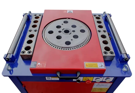 Гибщик арматуры GW42SA с доводчиком 3кВт 380В диаметр  арматуры 42 мм  810х740х880мм  368 кг VEKTOR купить в Магнитогорске