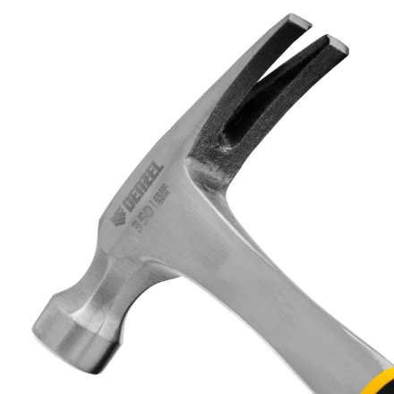 Молоток-гвоздодер 350 г Denzel, цельнометаллический, двухкомпонентная рукоятка 10422 купить в Магнитогорске