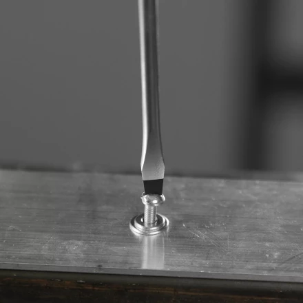 Отвертка, SL4х100 мм, S2, 3к рукоятка Denzel 121927 купить в Магнитогорске