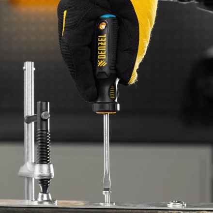 Отвертка, SL5x75 мм, S2, 3к рукоятка Denzel 121947 купить в Магнитогорске