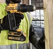 Аккумуляторная дрель-шуруповерт DeWalt DCD 778 S2T купить в Магнитогорске