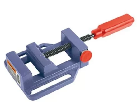 Тиски винтовые Кратон 70 мм 1 15 01 001 купить в Магнитогорске