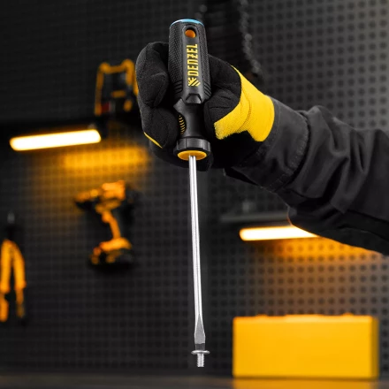 Отвертка, SL6x150 мм, S2, 3к рукоятка Denzel 121997 купить в Магнитогорске