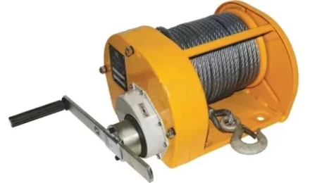 Лебедка ручная усиленная LRU LB г-п 300 кг L=30 метра купить в Магнитогорске