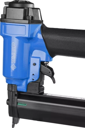 Степлер (гвозде/скобозабиватель) пневматический для скоб тип 55 (16-30 мм) и тип 300 (10-35 мм) 3192 серия ПРОФЕССИОНАЛ купить в Магнитогорске