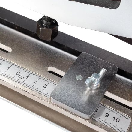 Шинорез гидравлический КВТ ШР-200V с V-образным лезвием для шин шириной до 200 мм (85142) купить в Магнитогорске