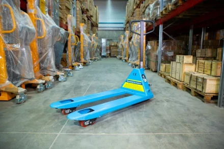 Тележка гидравлическая 2500 кг 1150 мм полиуретановые колеса TOR RHP(BF) PRO 1001602 купить в Магнитогорске