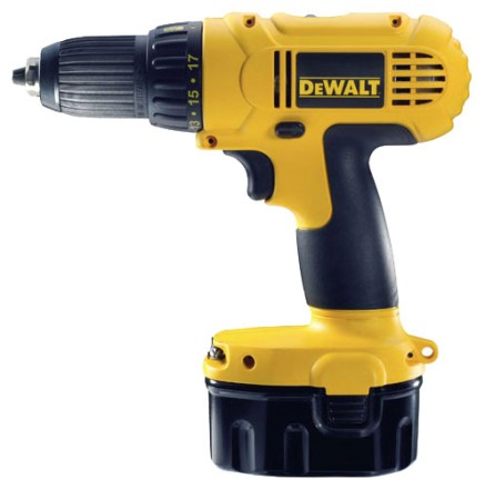 Дрель-винтоверт аккумуляторная DeWalt DC 728 КА купить в Магнитогорске