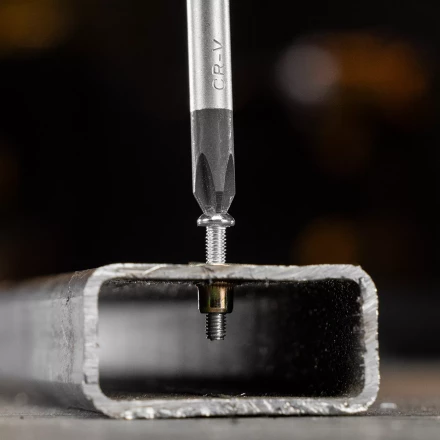 Заклепки резьбовые, стальные, оцинкованные, М3, пластиковый кейс, 200 шт. Denzel 40600 купить в Магнитогорске