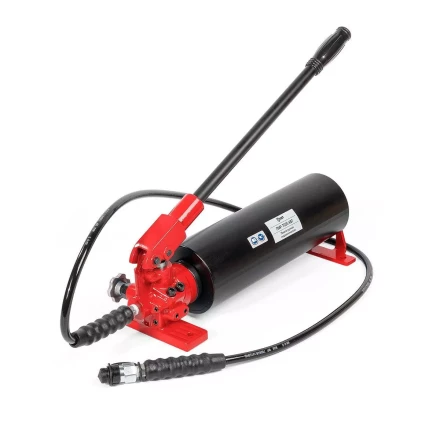 Помпа гидравлическая ручная КВТ ПМР-7035 объем маслобака 3.5 л (85140) купить в Магнитогорске