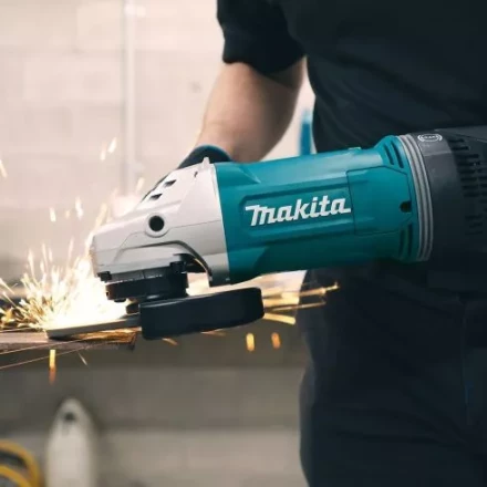 Угловая шлифовальная машина Makita GA7071X1 купить в Магнитогорске