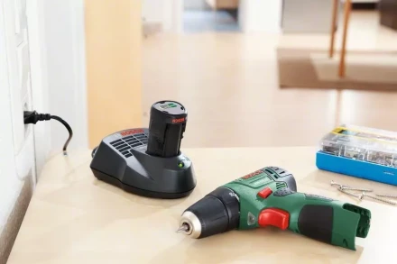 Аккумуляторная дрель BOSCH PSR 10,8 LI-2 (0.603.972.909) купить в Магнитогорске