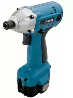 Аккумуляторная дрель-шуруповерт Makita 6990DWAE купить в Магнитогорске