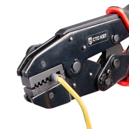 Пресс-клещи КВТ СТО+9 с 9 матрицами МПК для опрессовки разъемов, втулочных, изолированных и неизолированных наконечников (набор) (90778) купить в Магнитогорске